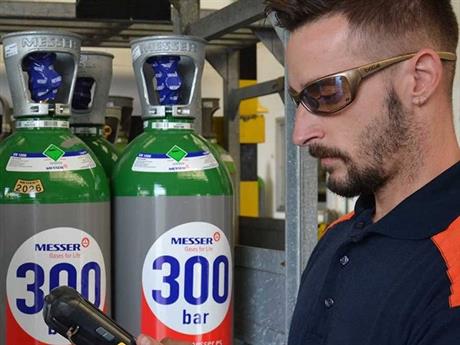 Giải pháp thúc đẩy tăng trưởng cây trồng trong nhà kính